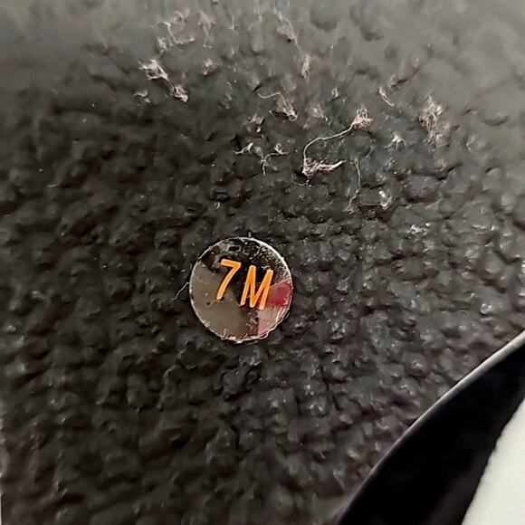 Michael Michael Kors Wmn Wendi Wedge Heel Lace Up Sherpa Black Suede Bootie Sz 7 - Picture 10 of 10